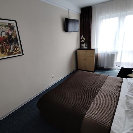 Hotel Koral à Chłapowo Extérieur photo