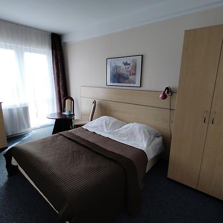 Hotel Koral à Chłapowo Extérieur photo