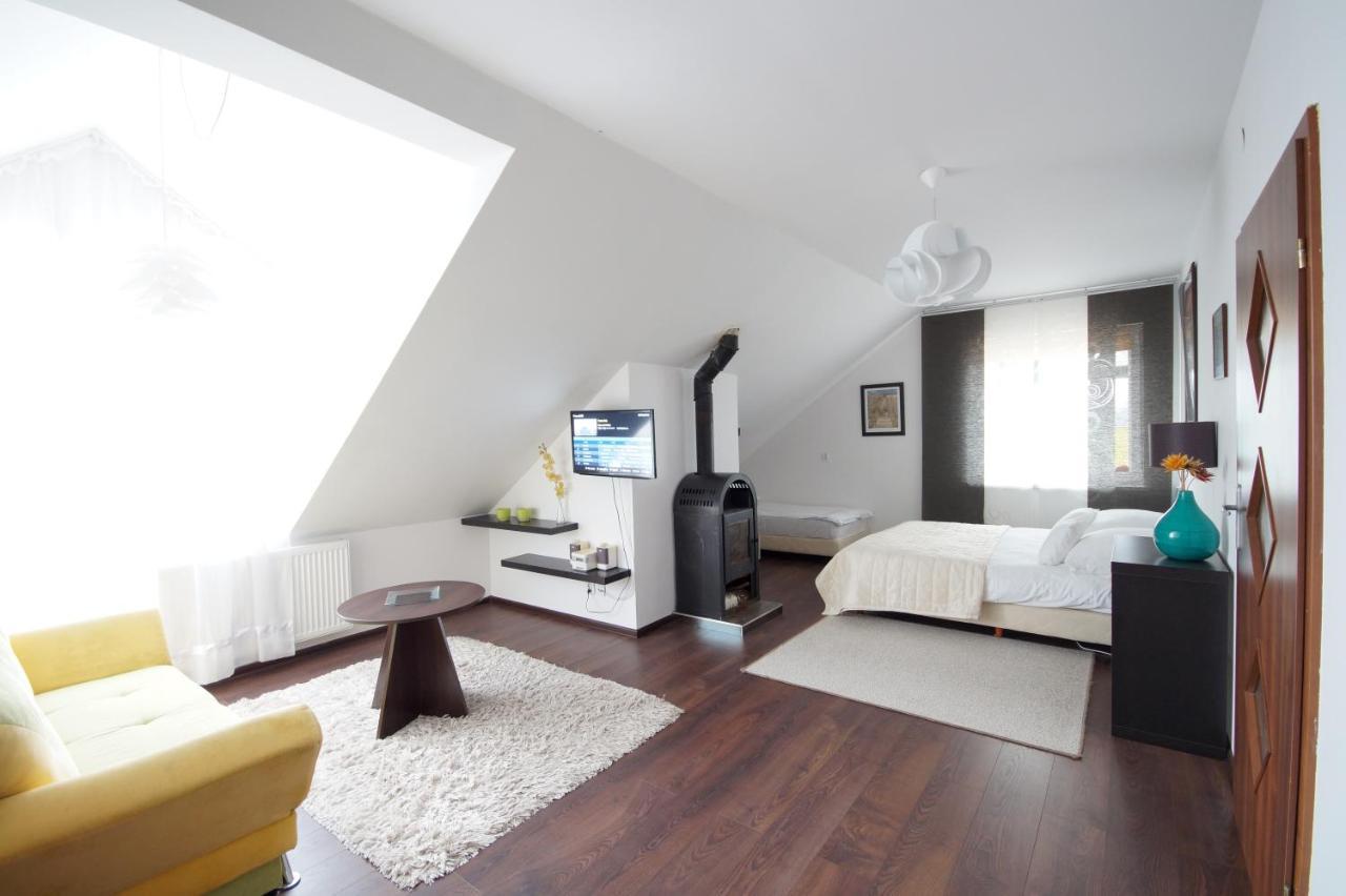 Hotel Koral à Chłapowo Extérieur photo