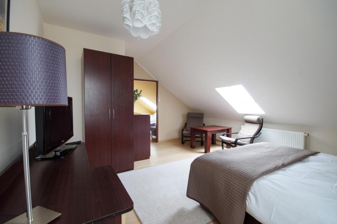 Hotel Koral à Chłapowo Extérieur photo