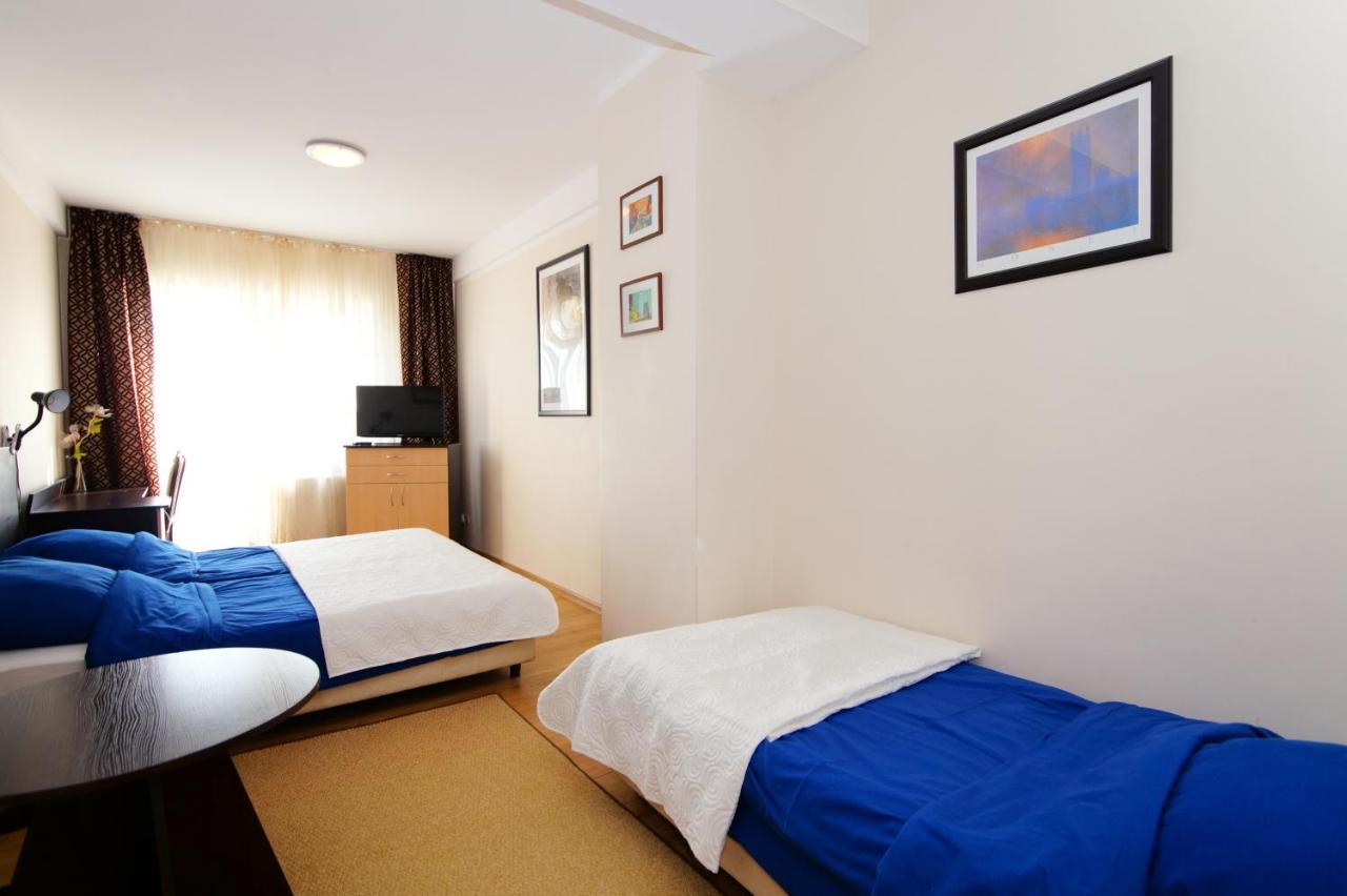 Hotel Koral à Chłapowo Extérieur photo