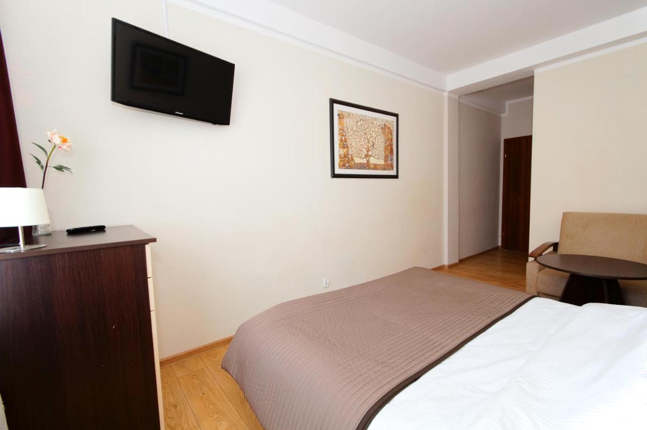 Hotel Koral à Chłapowo Extérieur photo