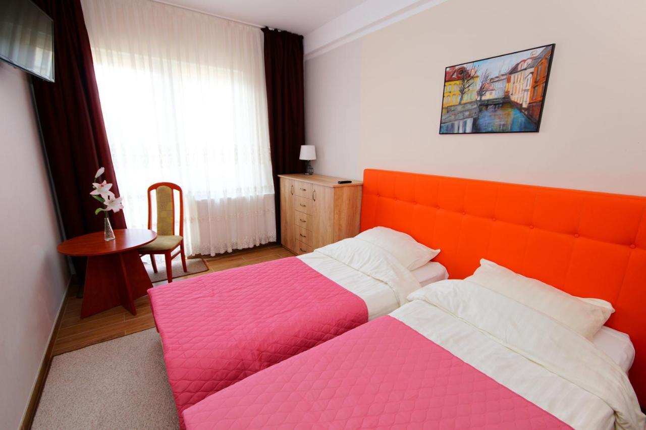 Hotel Koral à Chłapowo Extérieur photo