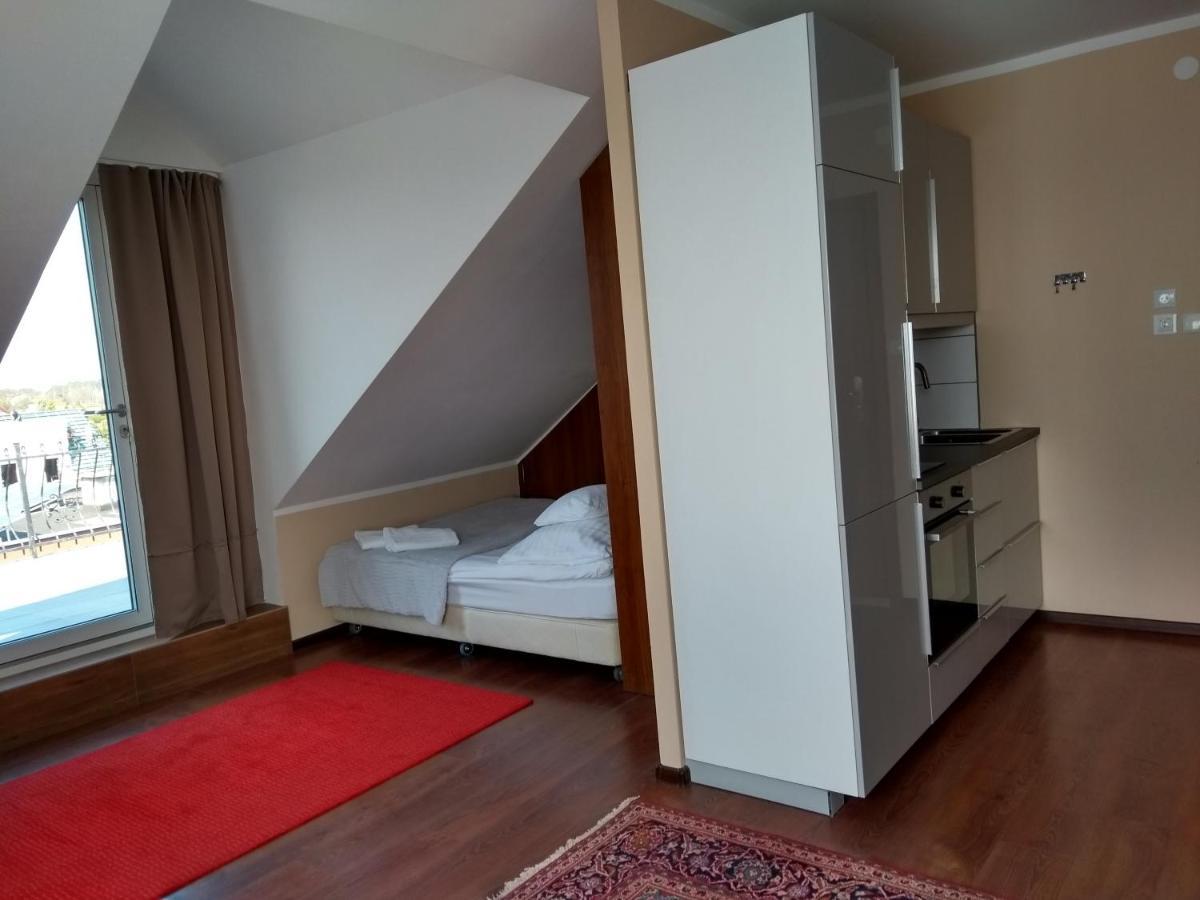 Hotel Koral à Chłapowo Extérieur photo