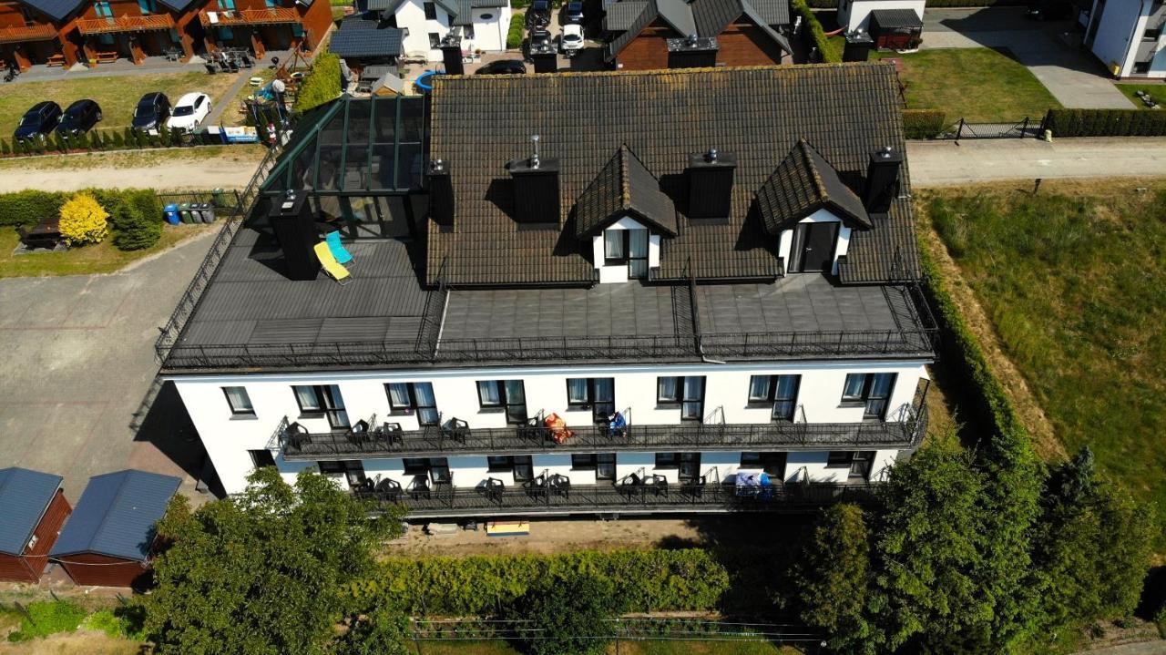 Hotel Koral à Chłapowo Extérieur photo