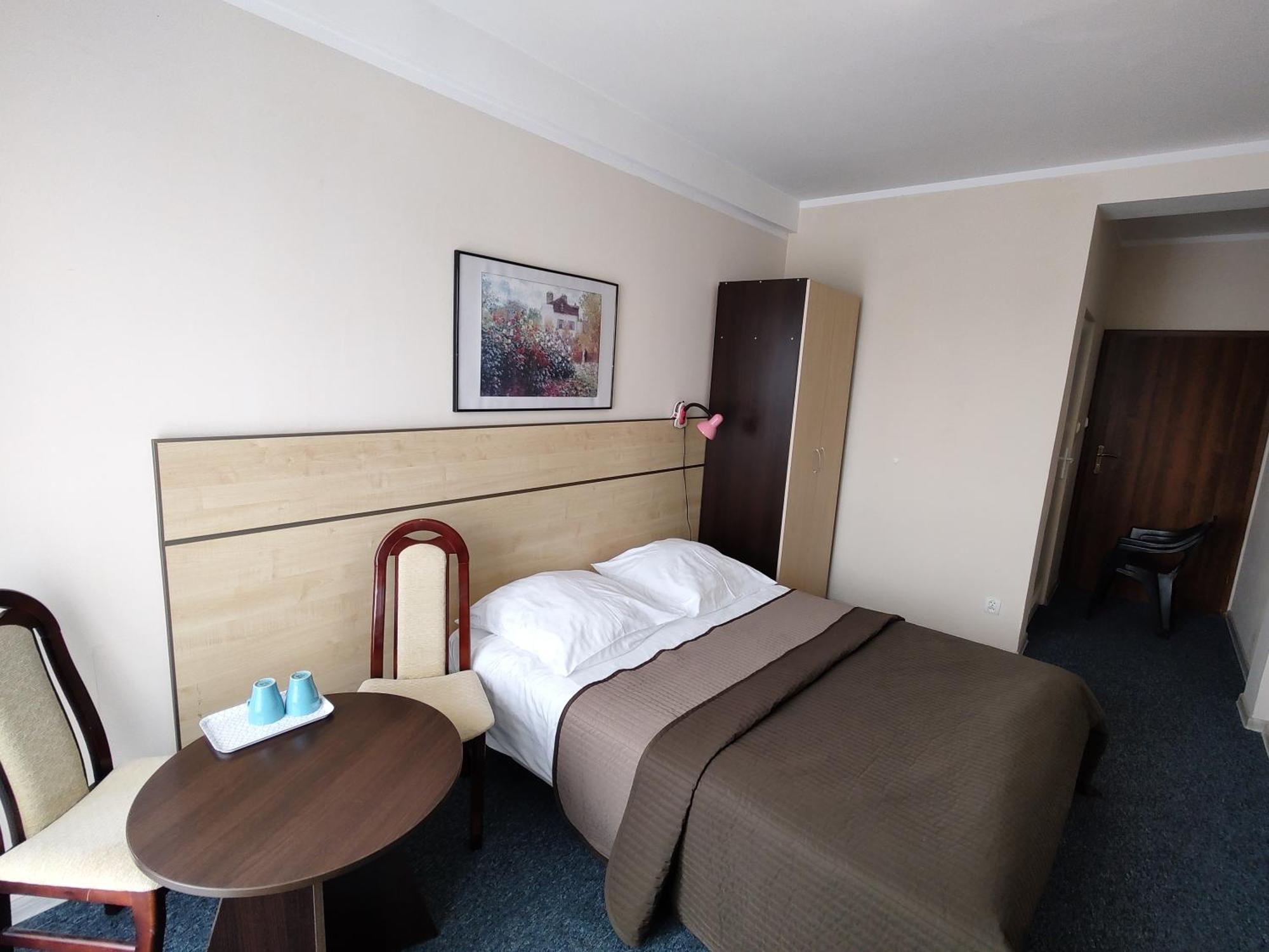Hotel Koral à Chłapowo Extérieur photo