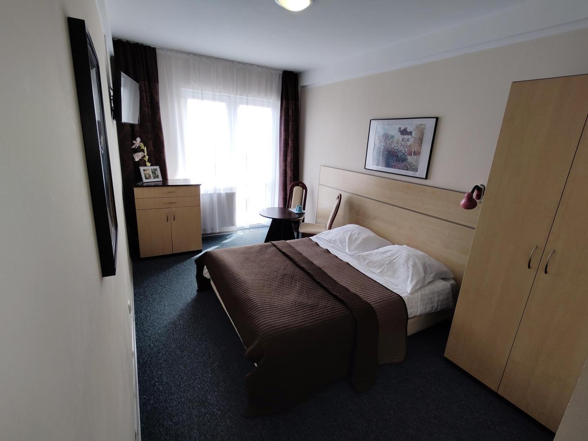 Hotel Koral à Chłapowo Extérieur photo